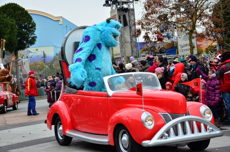 Parade Disney Car