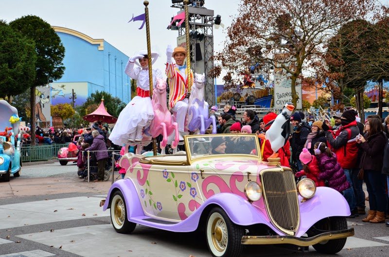 Parade Disney Car